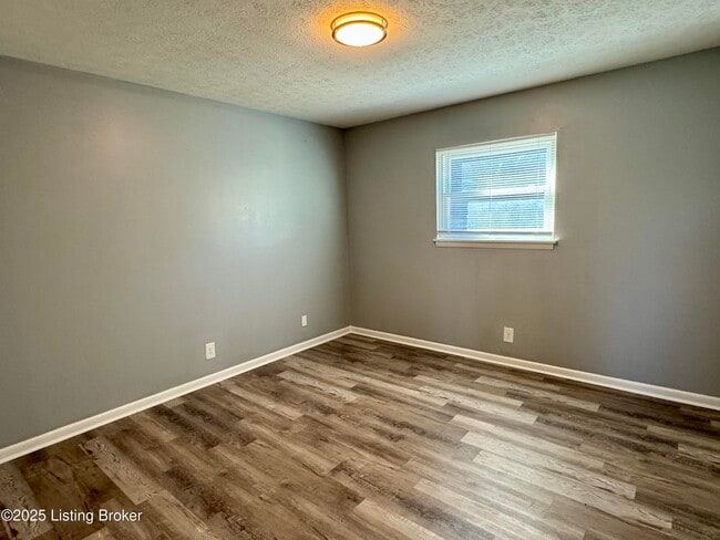 Building Photo - 3108 Springfield Dr