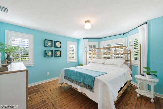 Building Photo - 92 10th Ave S