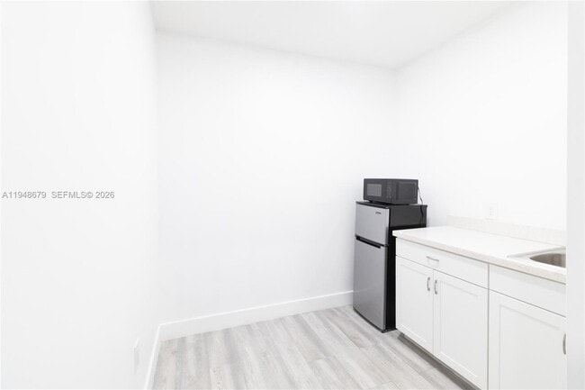 Building Photo - 16201 SW 144th Ct