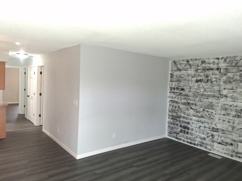 Building Photo - 2916 Cletus Pky