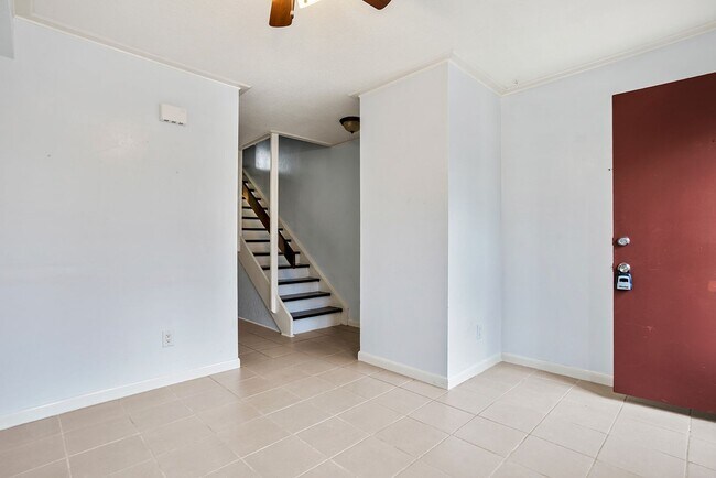 Building Photo - 2 Bedroom 1 Bath Condominium Located in Johnson City, TN