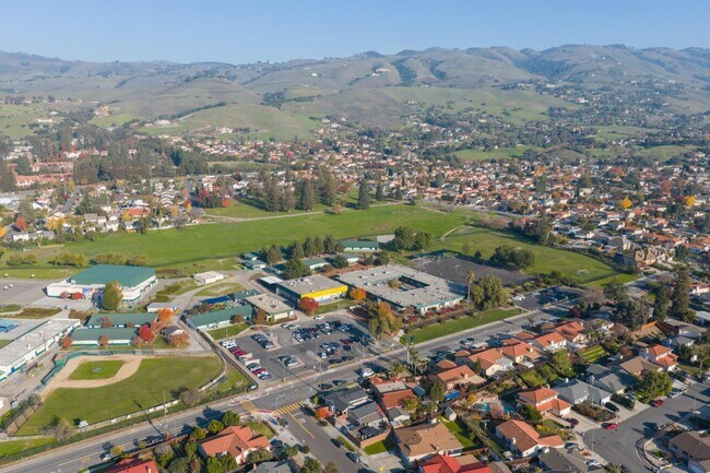 Building Photo - 3276 Andora Dr