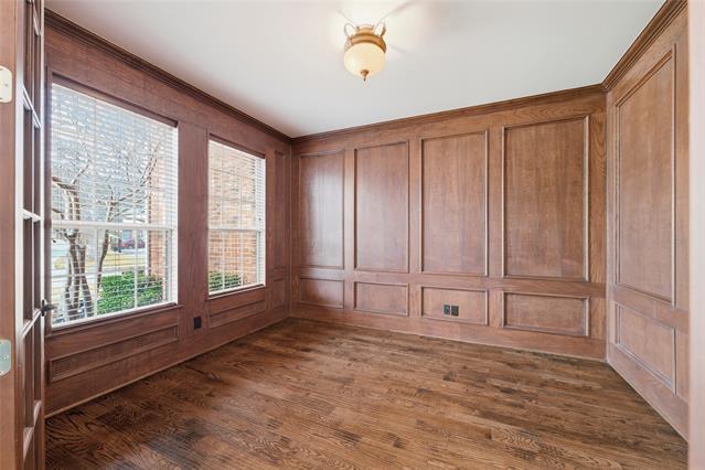 Building Photo - 715 Lakeway Dr