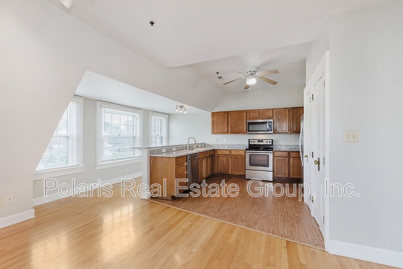 Building Photo - 101 E 14th St