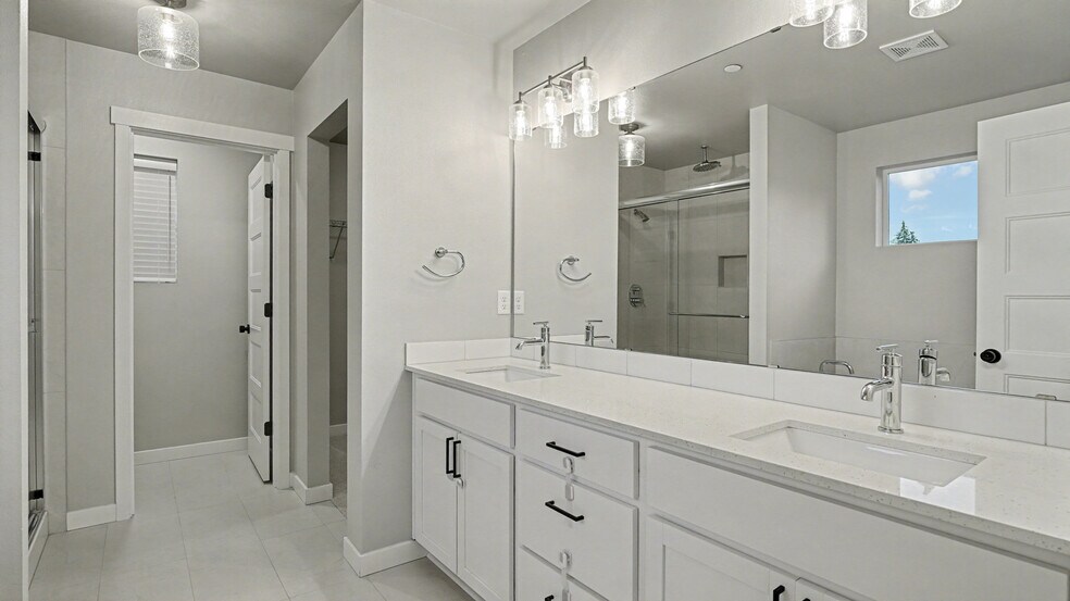 Building Photo - 8761 69th Pl NE