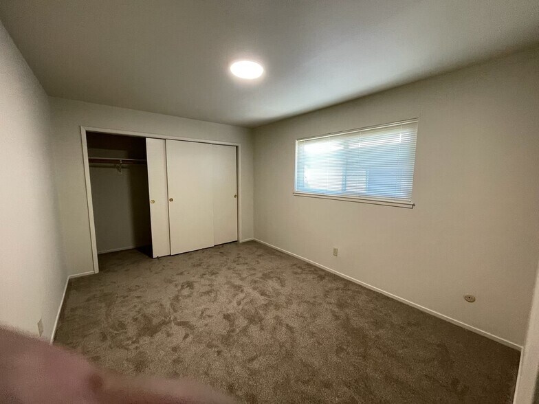 Building Photo - 2253 2nd Ave