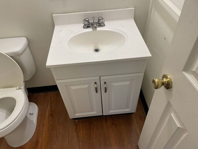 Building Photo - 908 N 70th St, Kansas City, KS 66112, USA