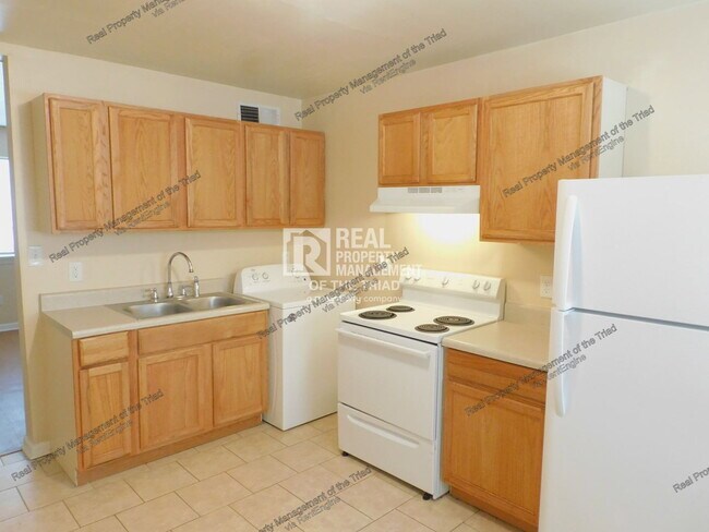 Building Photo - 4302 Parker St