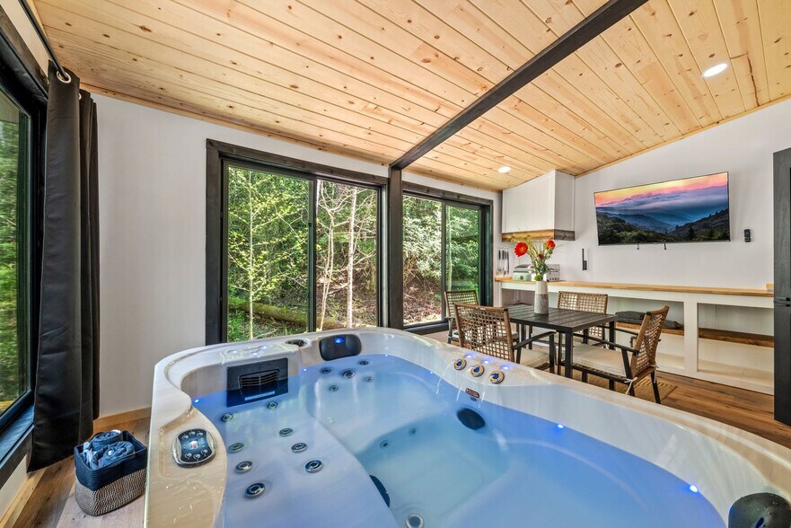 Building Photo - 152 Baxter Rd