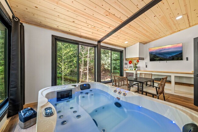 Building Photo - 152 Baxter Rd