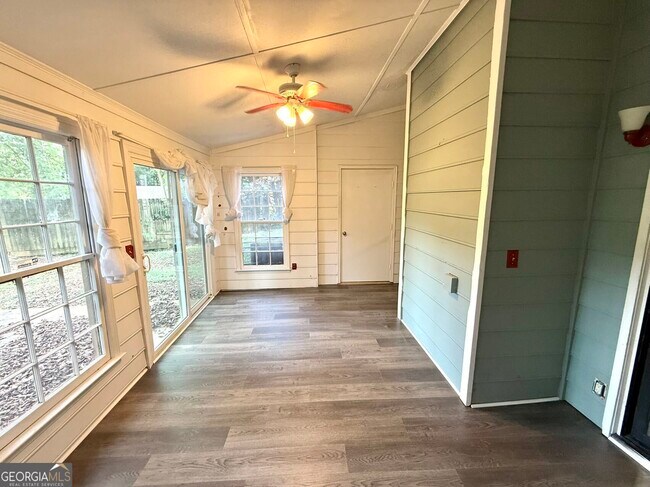 Building Photo - 2949 Governors Ct