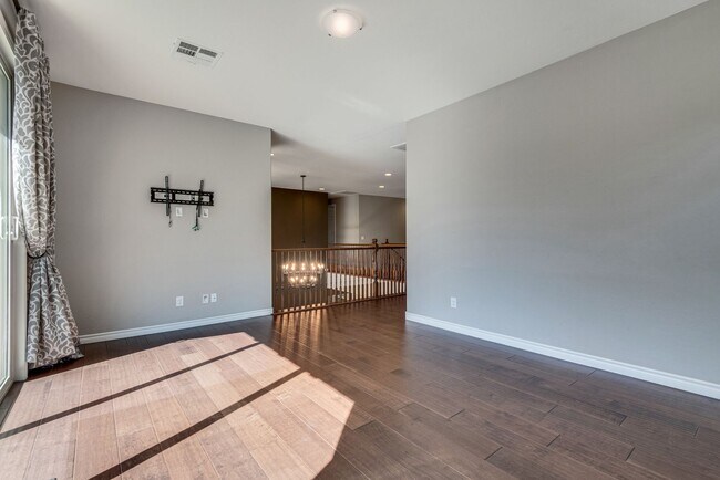 Building Photo - Stunning Summerlin Rental on Private Cul-d...
