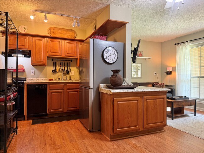 Building Photo - 1311 Antoine Dr