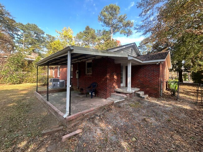 Building Photo - 623 S Beltline Blvd