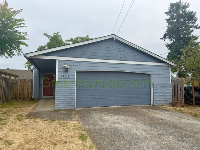 Building Photo - Wonderful 3-bedroom 2 Bath House in SE Portland!