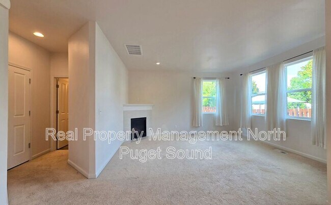 Building Photo - 2203 84th Ave NE