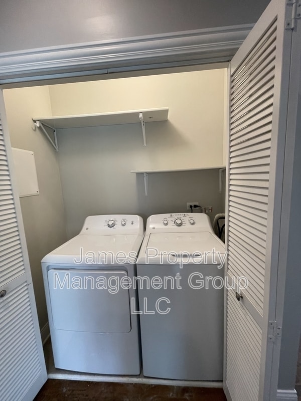 Building Photo - 5669 N Magnolia Ave