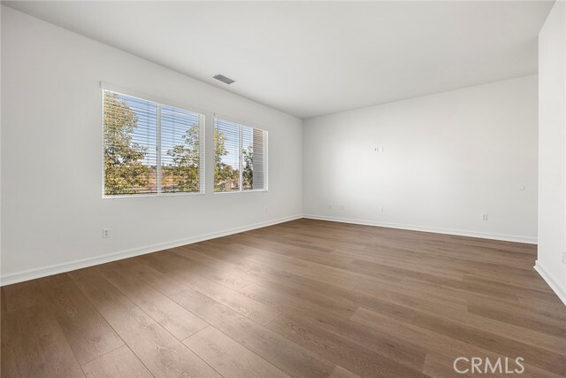 Building Photo - 2556 Pearblossom St