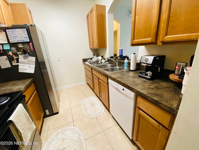 Building Photo - 10550 Baymeadows Rd