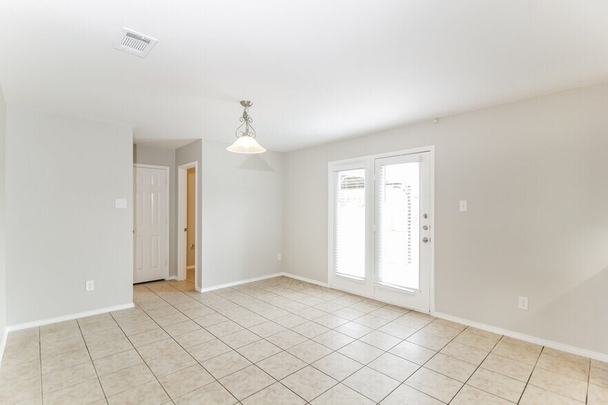 Building Photo - 1623 Kawati Way