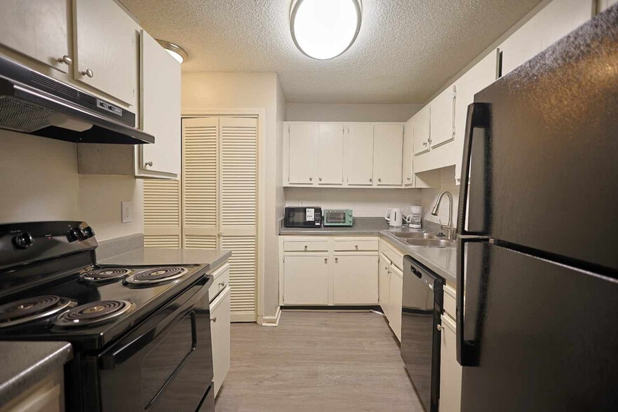 Building Photo - 50 Northtown Dr