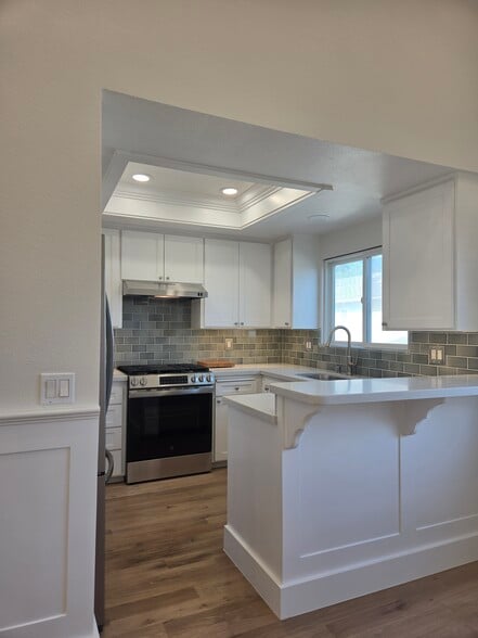 Building Photo - 245 Mesa Dr