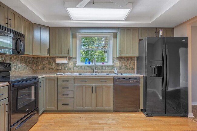 Building Photo - 7072 Cliffstone Dr