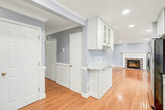 Building Photo - Welcome Home!!