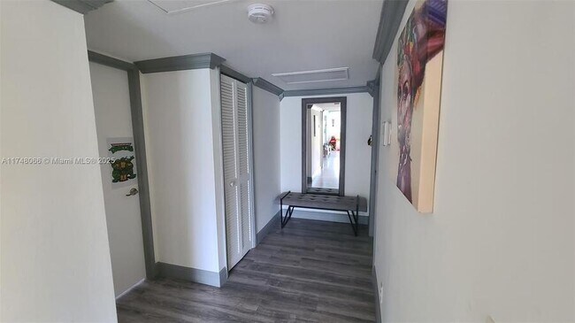 Building Photo - 2650 S Course Dr