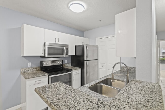 Building Photo - 6548 Swissco Dr