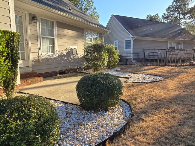 Building Photo - 641 Orchard Falls Dr