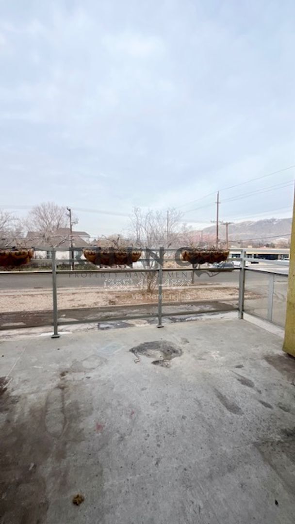 Building Photo - 1285 W 500 N