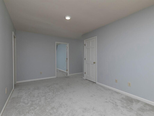 Building Photo - 4673 Jefferson Township Pl