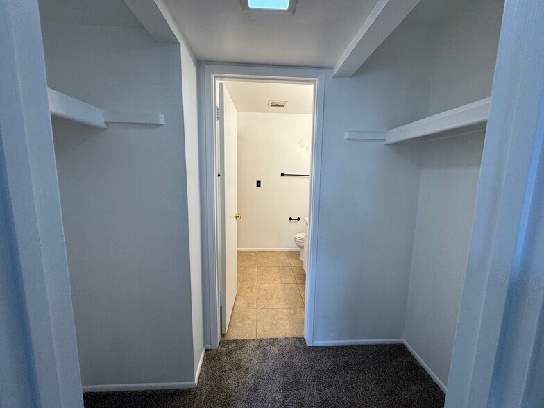 Building Photo - 4917 N 73rd St