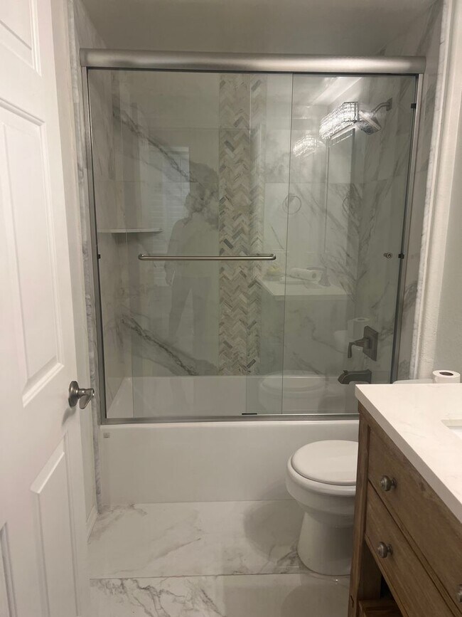 Building Photo - 2 Bedroom 1st Floor Unit in Rancho San Diego