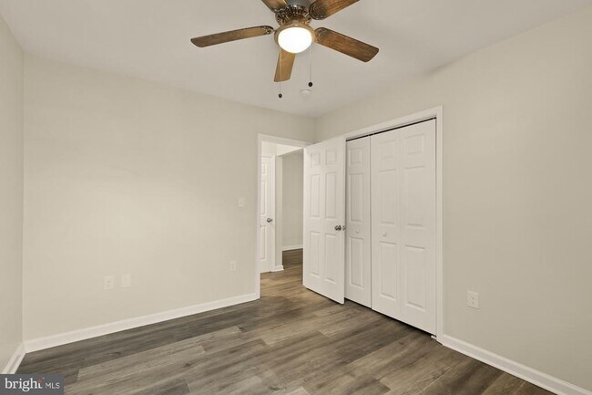 Building Photo - 882 College Pkwy