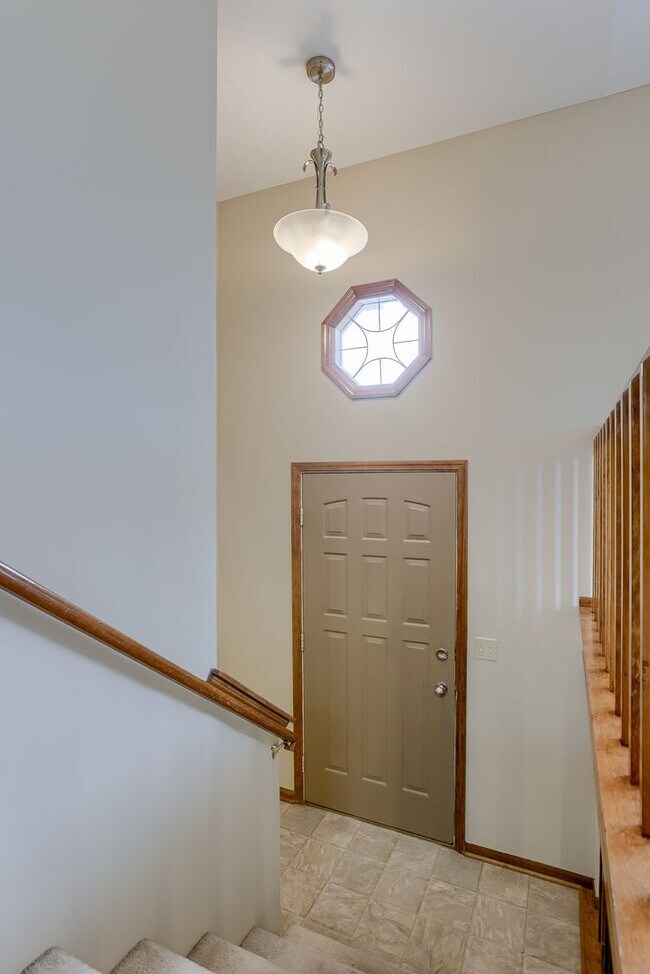 Building Photo - Millard 3 Bedroom!!