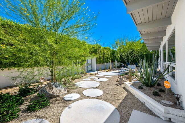 Building Photo - 1155 E Paseo El Mirador