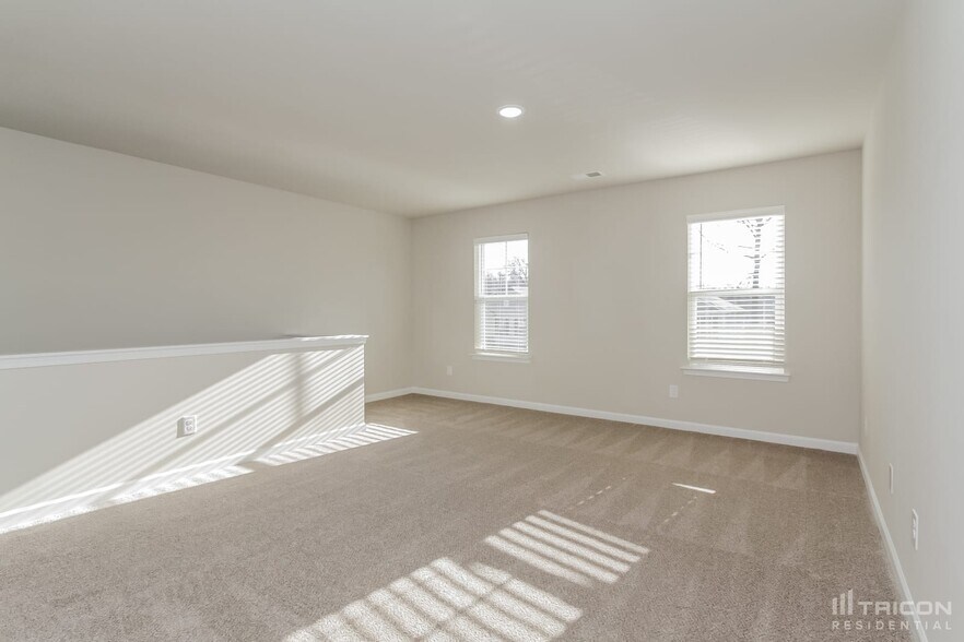 Building Photo - 123 Spring Knoll Dr