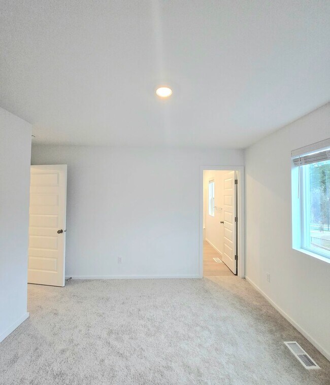 Building Photo - 3 Bed, 3.5 Bath in the New Madrona Ridge Neighborhood For Rent!
