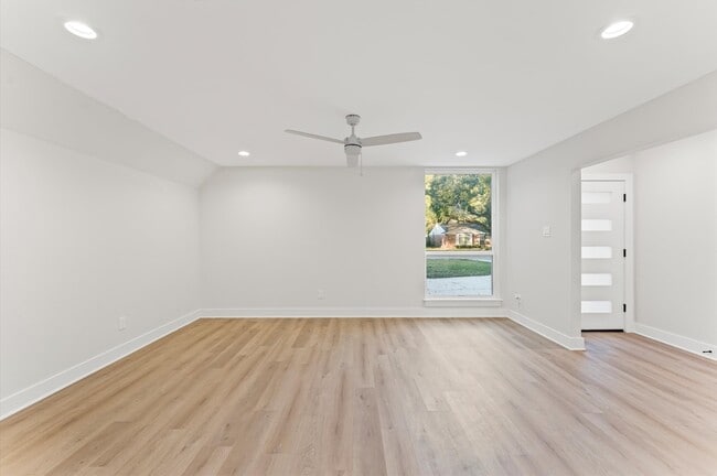 Building Photo - 10607 Overbrook Ln