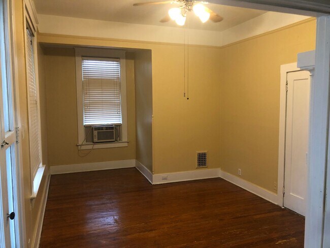 Building Photo - 250 N Willett St