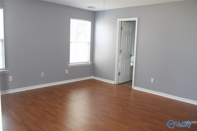 Building Photo - 117 Bambi Ln