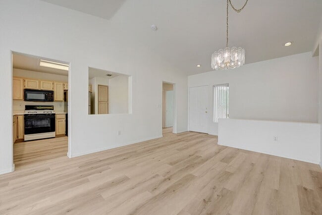 Building Photo - 2613 Breakers Creek Dr