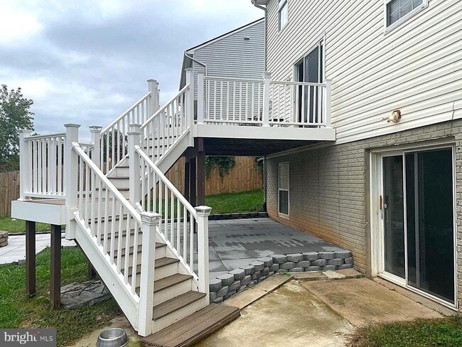 Building Photo - 13817 Rosewood Dr