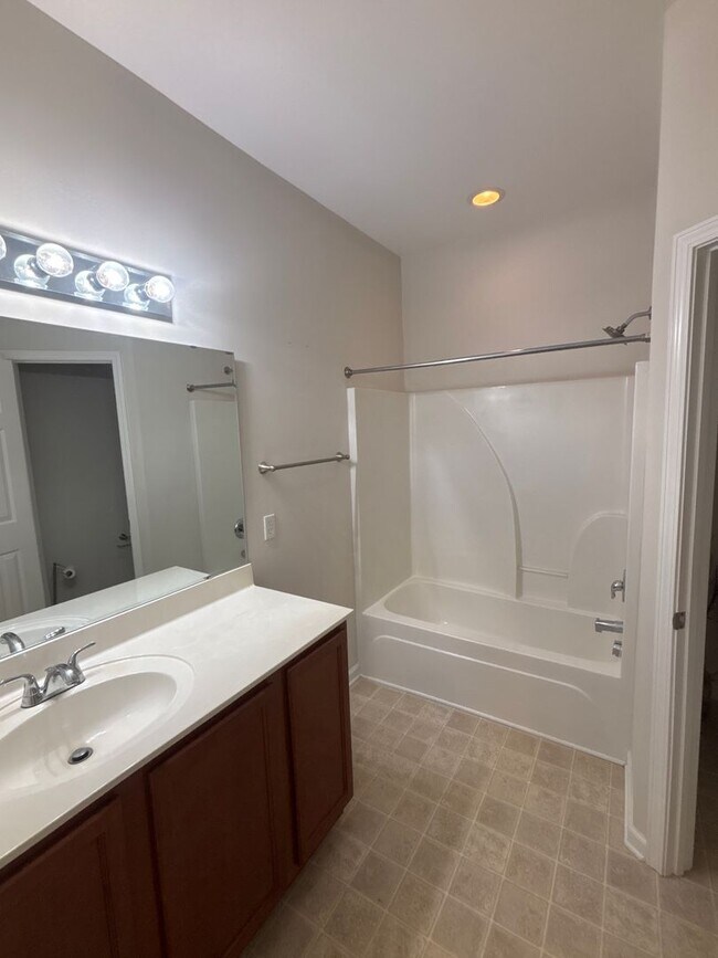 Building Photo - 657 Cornerstone Cir