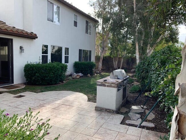 Building Photo - Lovely home in desirable Moorpark neighbor...