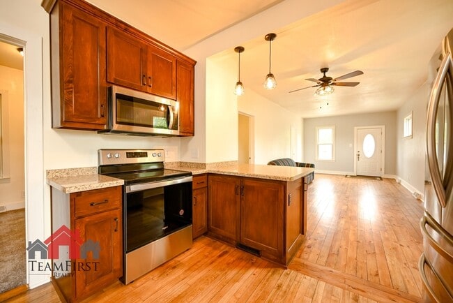 Building Photo - 1115 Cardinal Ln