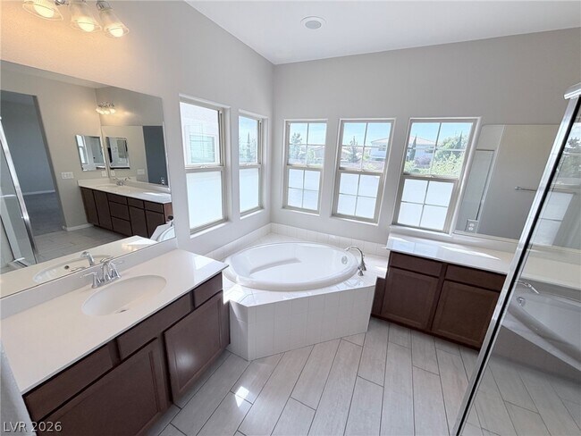 Building Photo - 10025 Desert Bighorn Ct