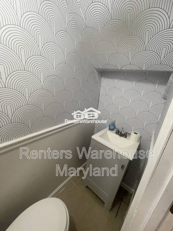 Building Photo - 2557 W Baltimore St